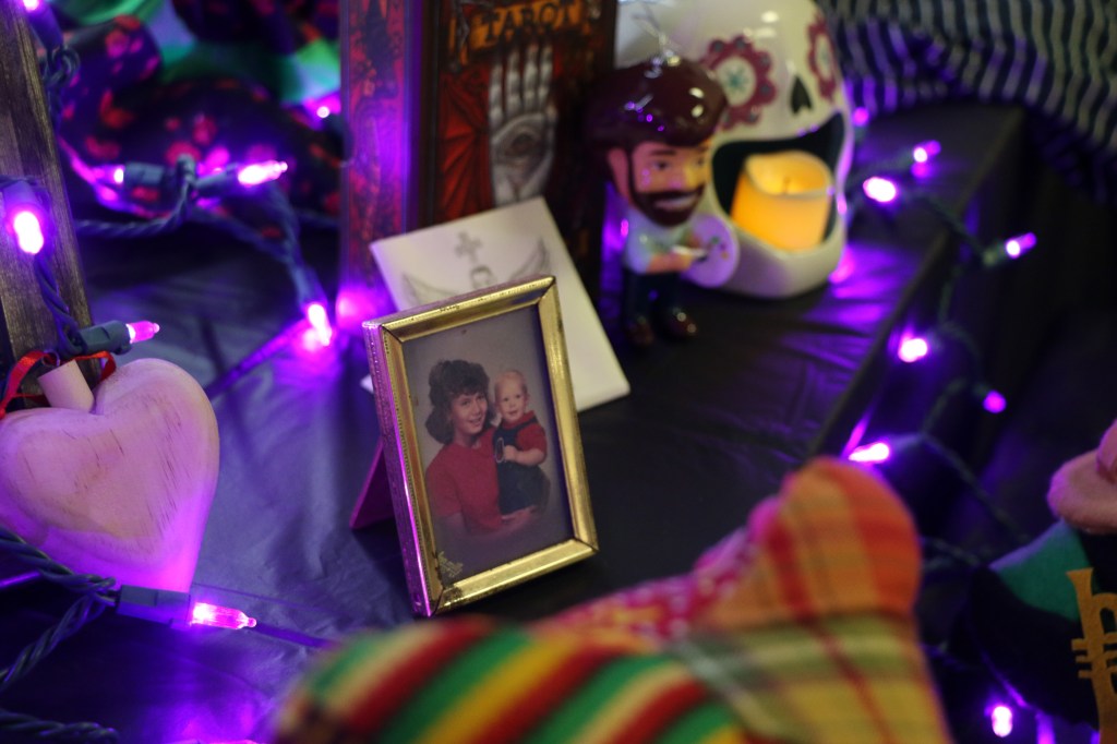 The Kentucky Folklife Program’s 2025 Community Ofrenda Offers the Bowling Green Public a Safe Space to&nbsp;Grieve